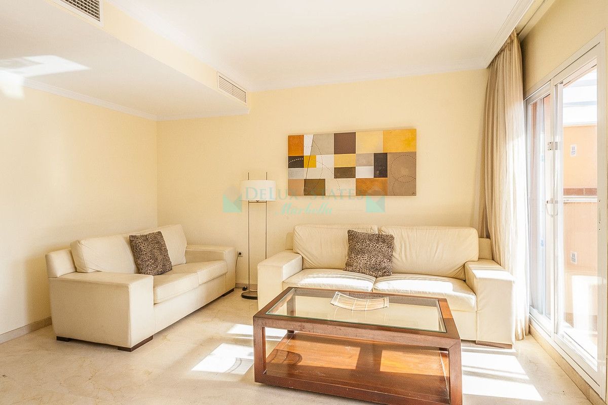 Ático en venta en Elviria, Marbella Este