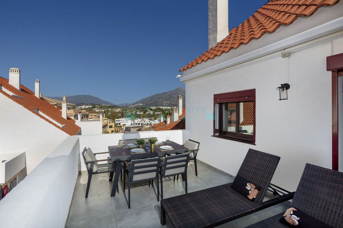 Penthouse for sale in Nueva Andalucia