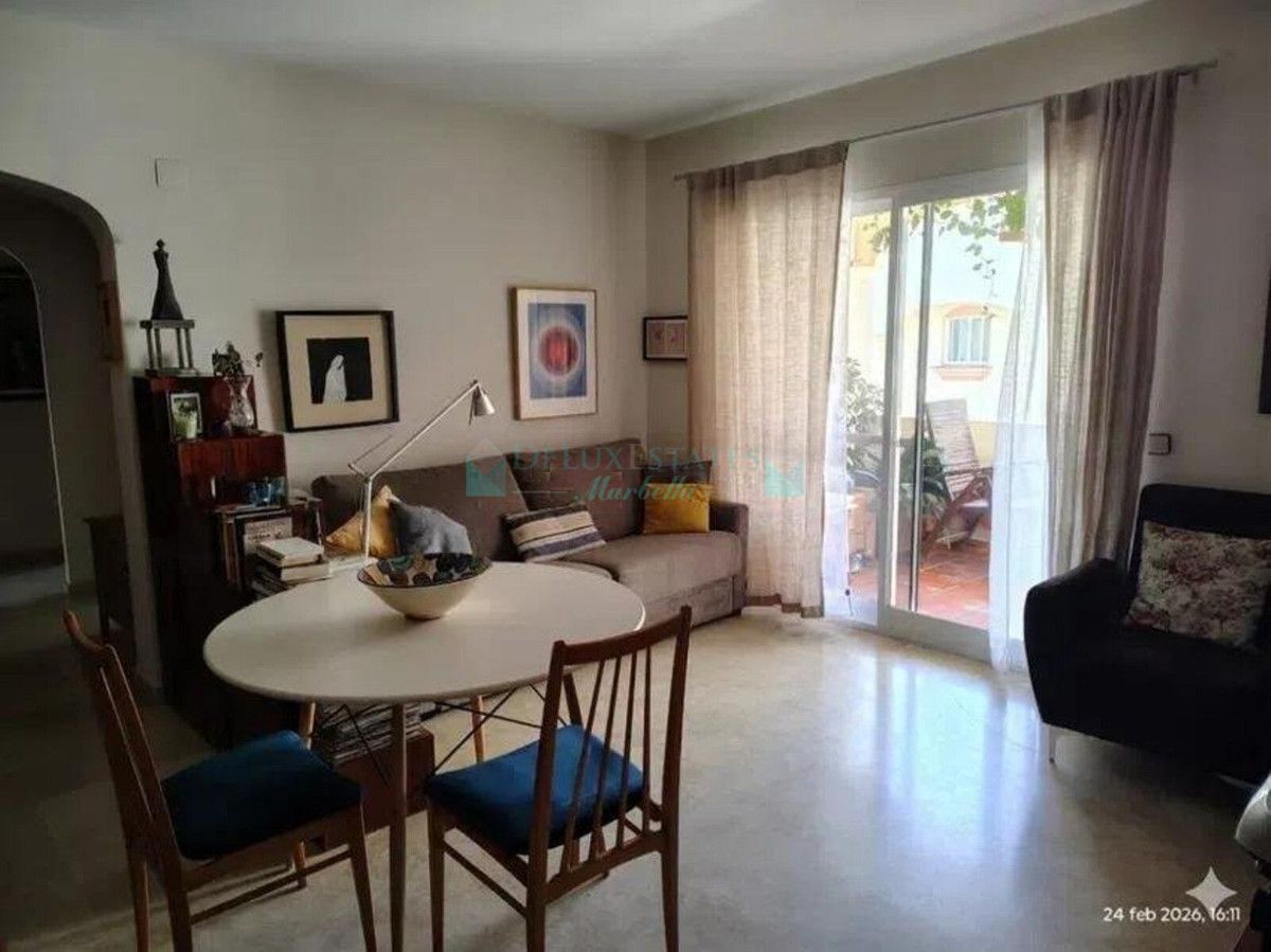 Apartment for sale in Estepona