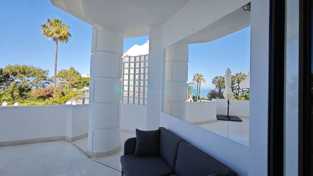 Apartment for sale in New Golden Mile, Estepona