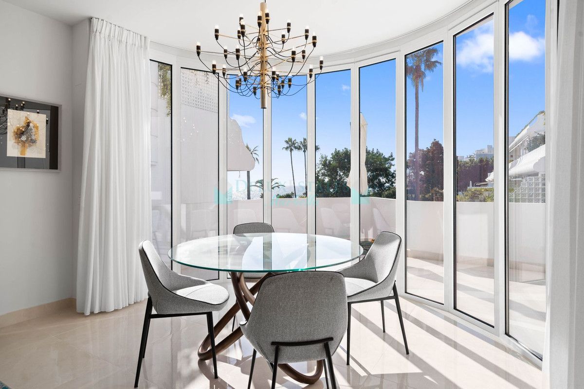 Apartamento en venta en New Golden Mile, Estepona