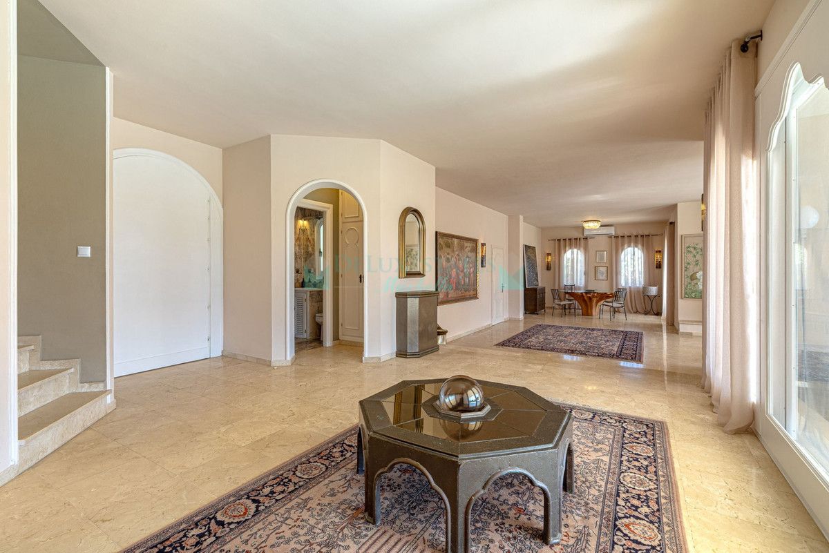 Semi Detached Villa for rent in Estepona