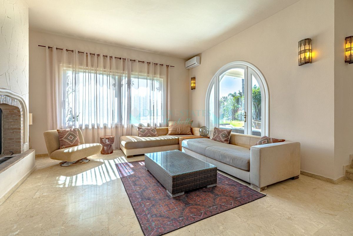 Semi Detached Villa for rent in Estepona