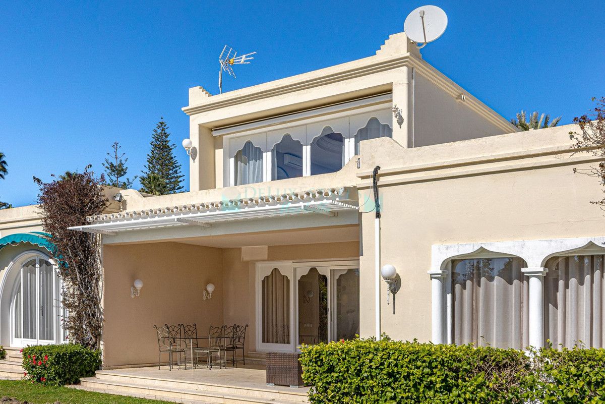 Semi Detached Villa for rent in Estepona