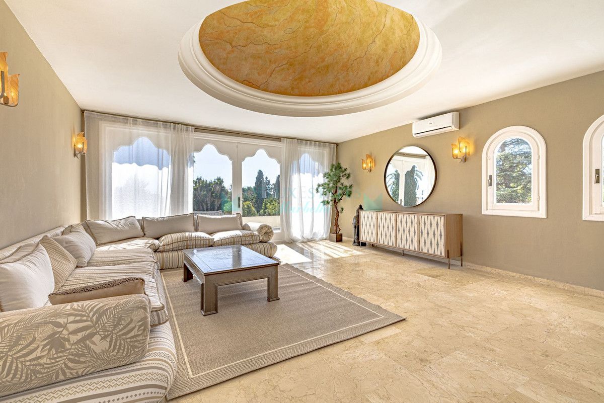 Semi Detached Villa for rent in Estepona