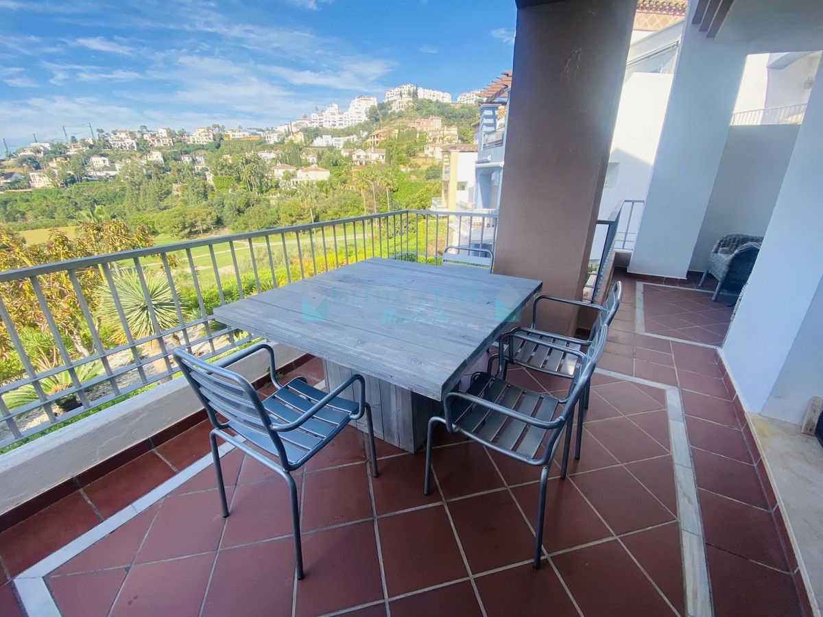 Apartment for rent in Los Arqueros, Benahavis