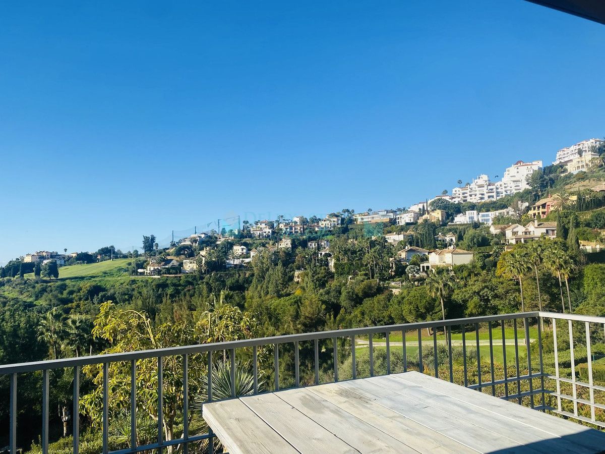 Apartment for rent in Los Arqueros, Benahavis