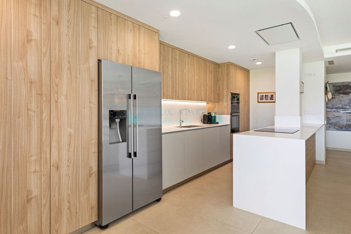 Ground Floor Apartment for sale in Benahavis