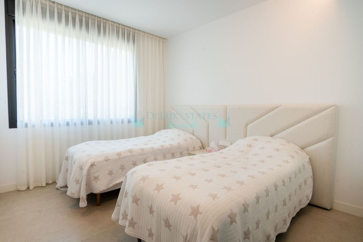 Adosado en alquiler en Elviria, Marbella Este