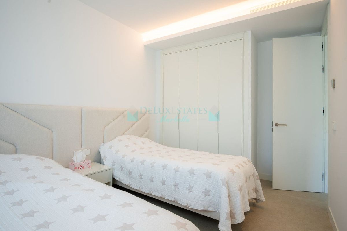 Adosado en alquiler en Elviria, Marbella Este