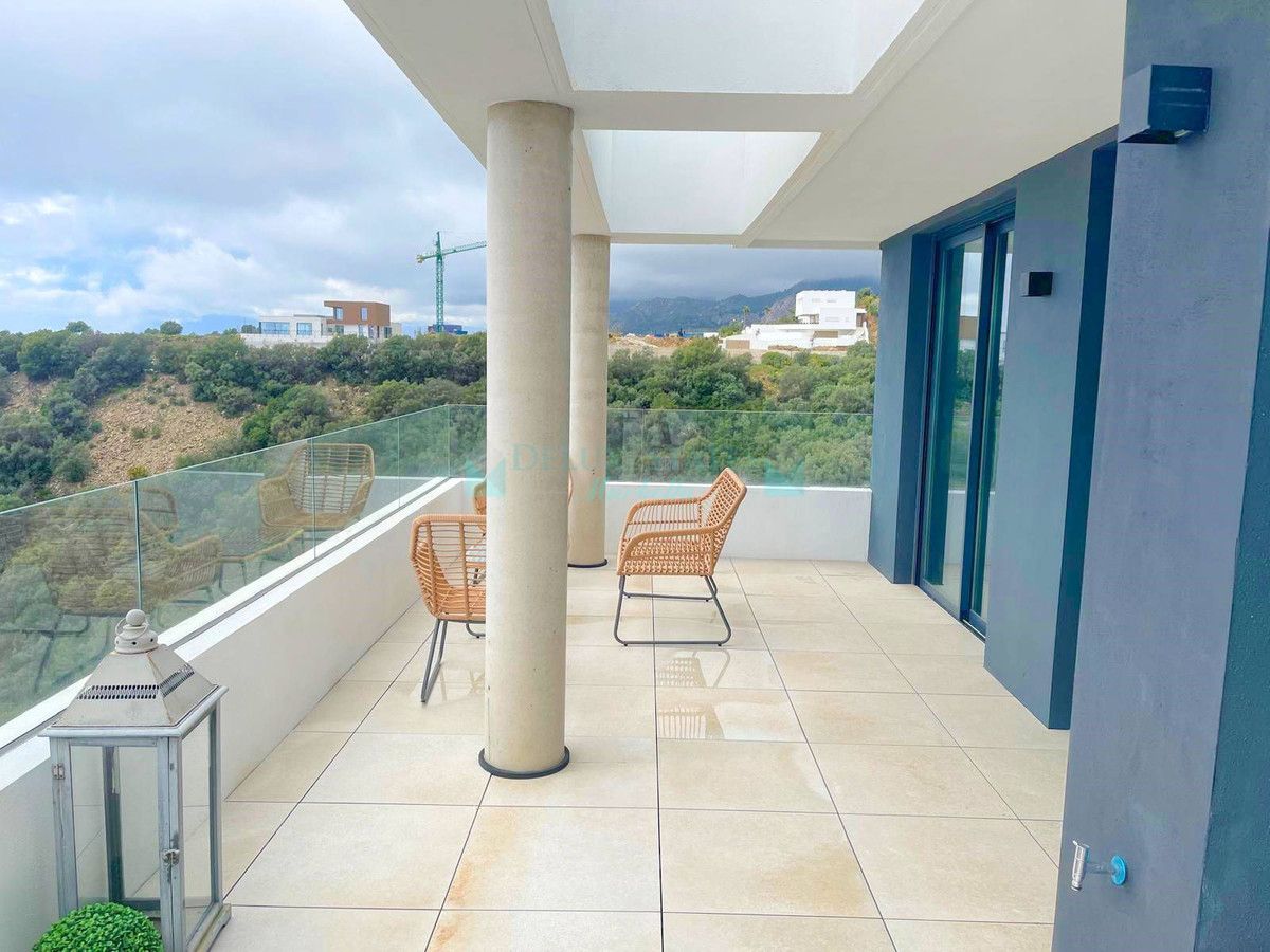 Apartment for rent in Los Altos de los Monteros, Marbella East