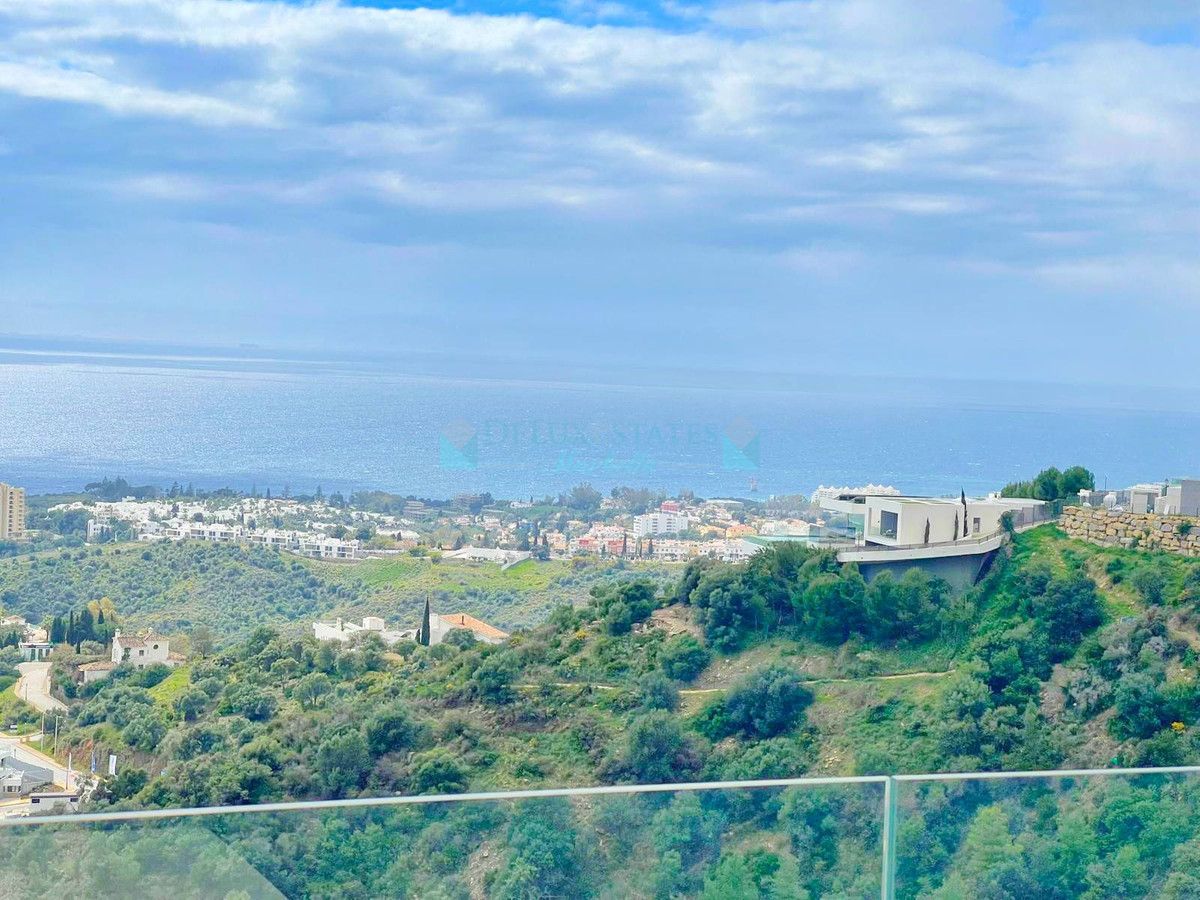 Apartment for rent in Los Altos de los Monteros, Marbella East