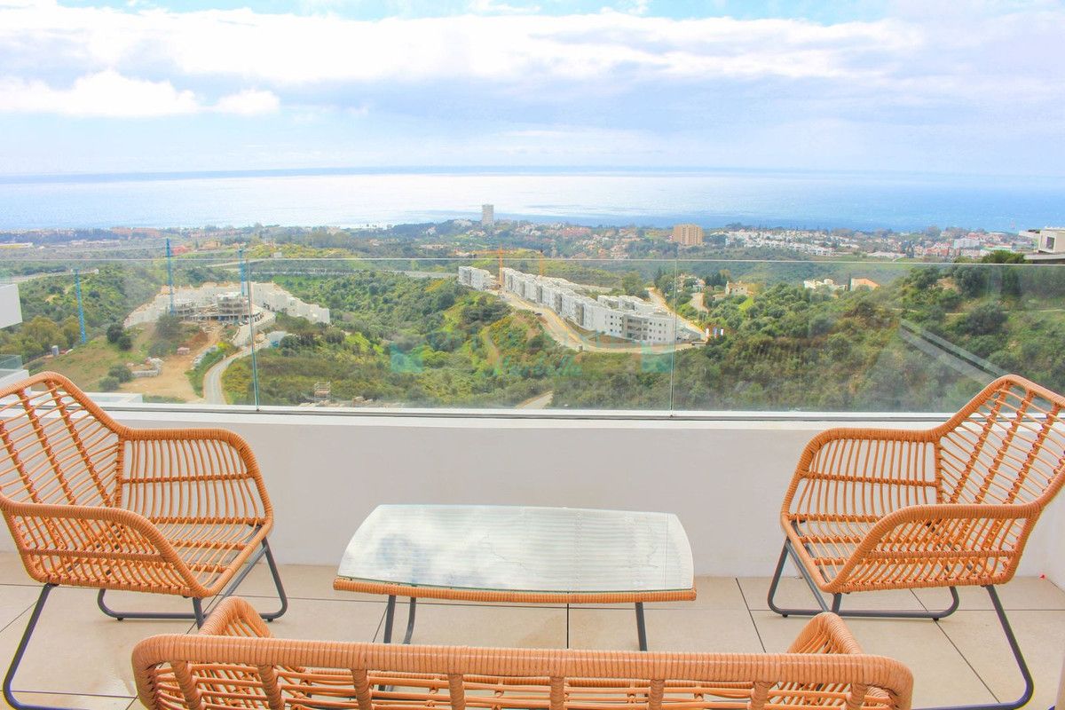 Apartment for rent in Los Altos de los Monteros, Marbella East