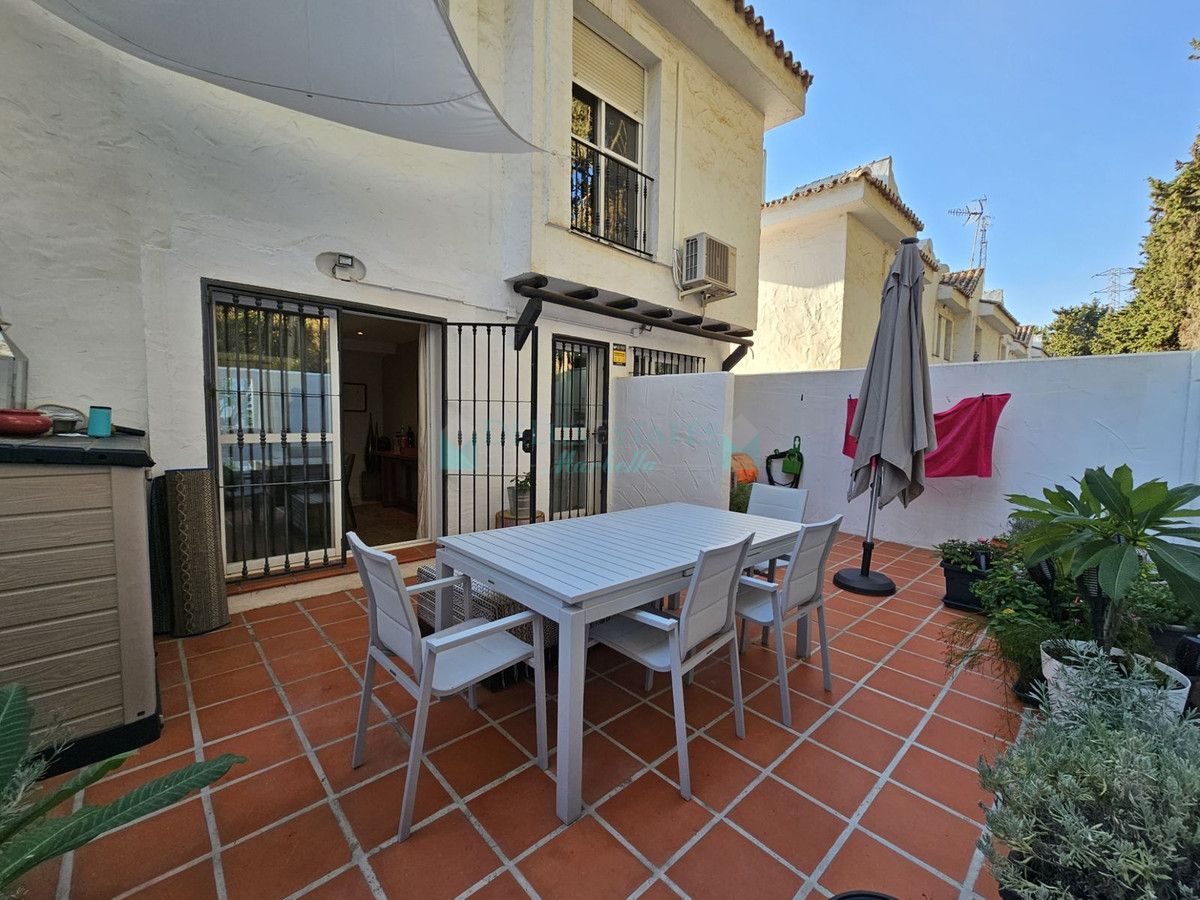 Town House for sale in Nueva Andalucia