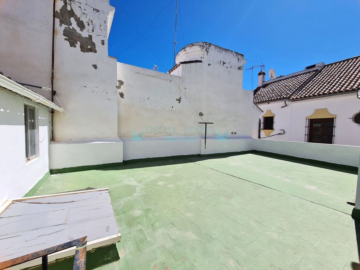 Town House for sale in Estepona