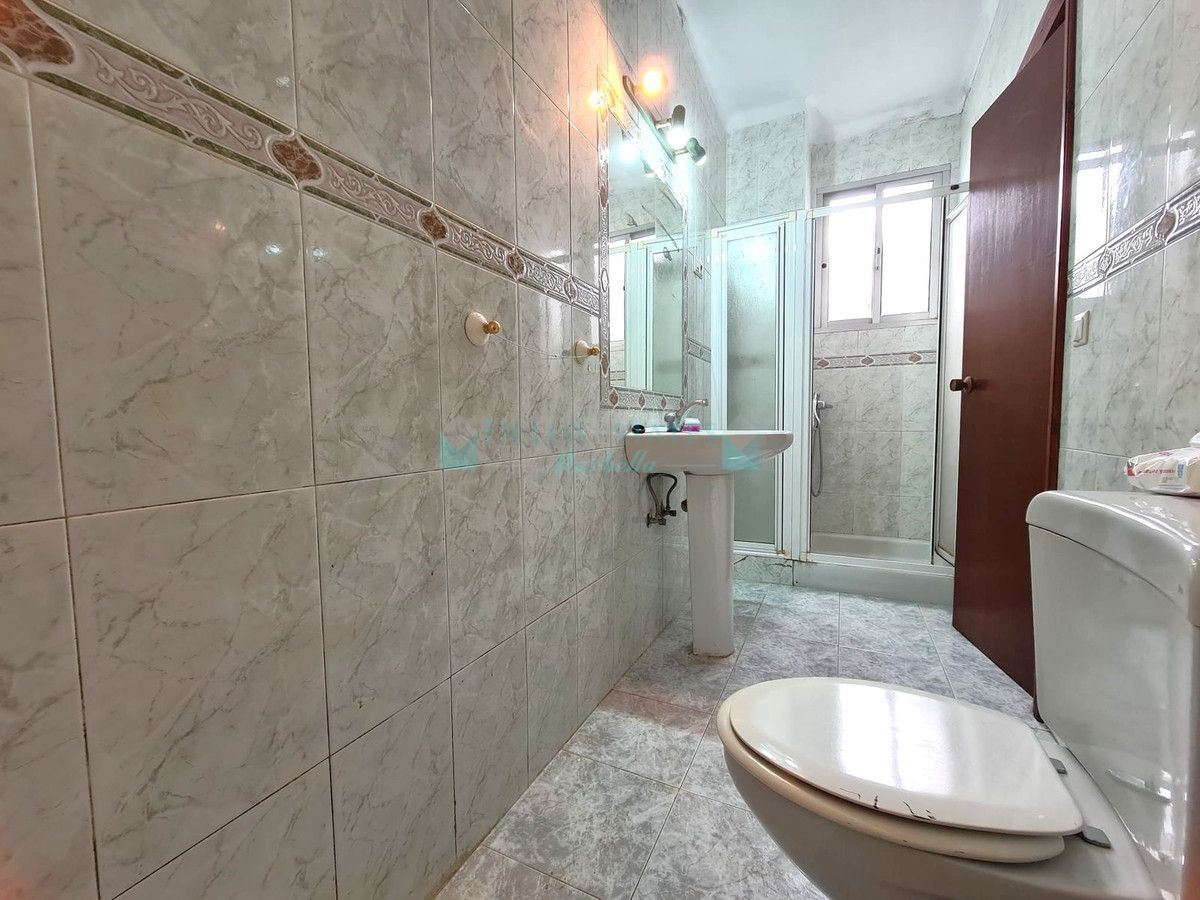 Town House for sale in Estepona