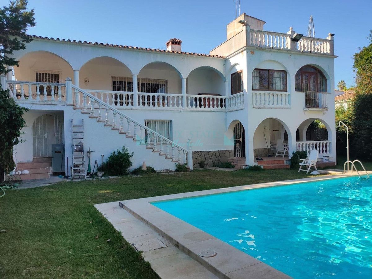 Villa for sale in Marbesa, Marbella East