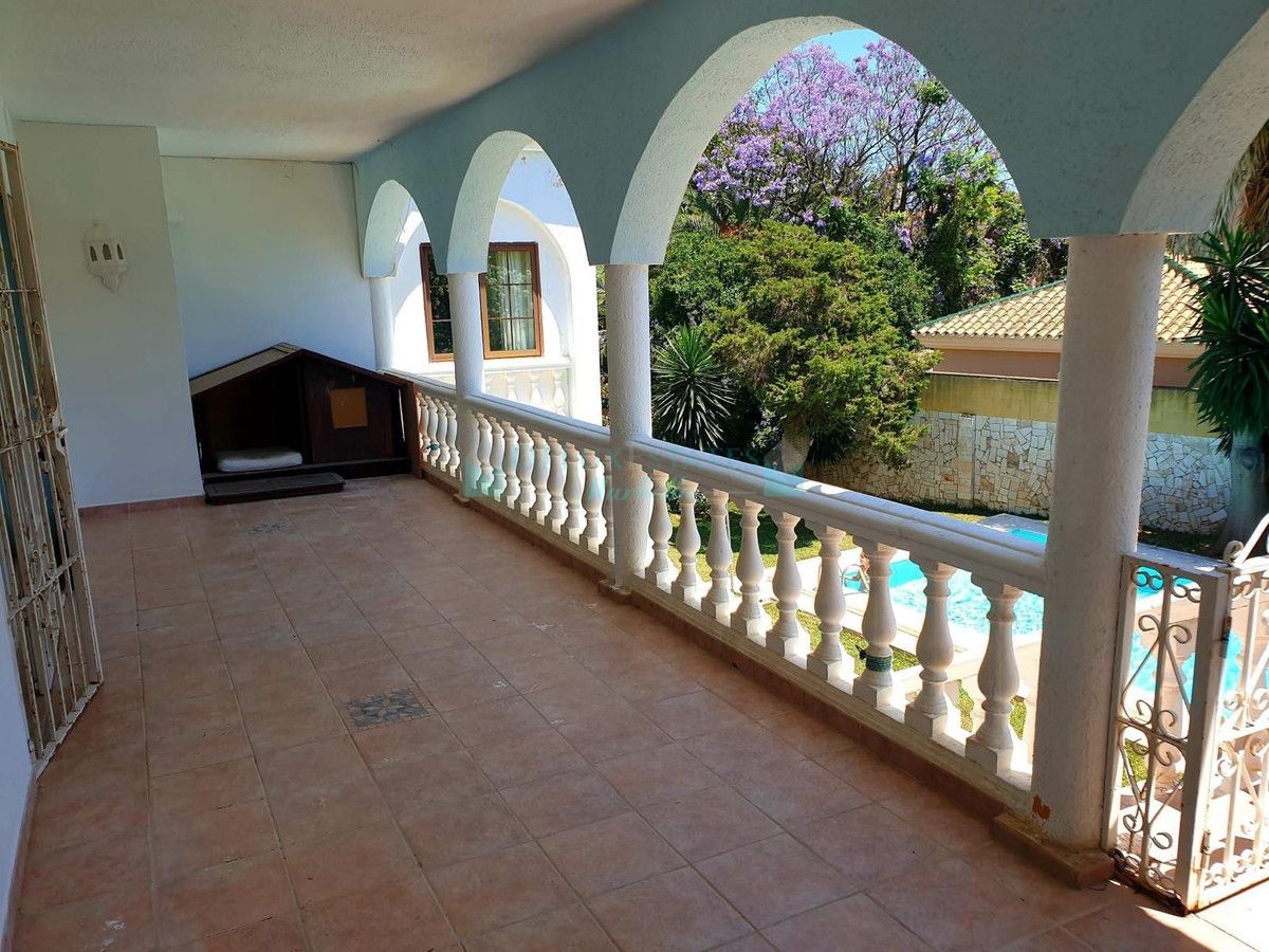 Villa for sale in Marbesa, Marbella East