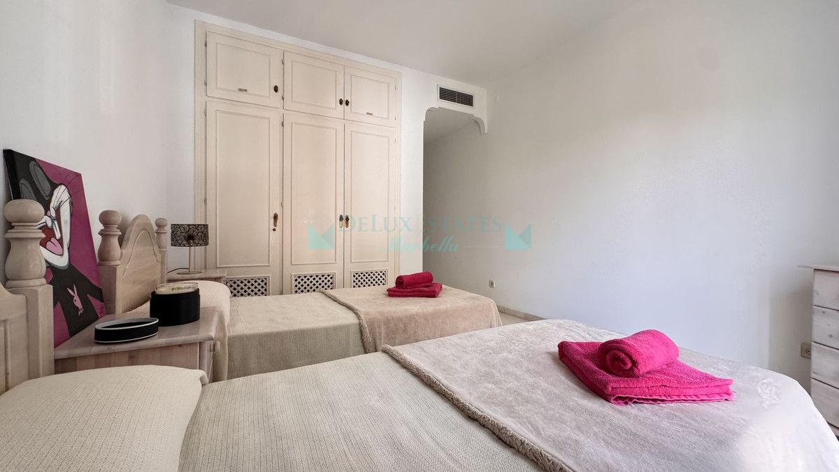 Ático en venta en El Presidente, Estepona