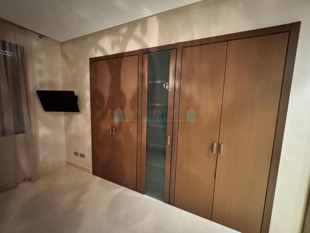 Penthouse for rent in El Paraiso, Estepona