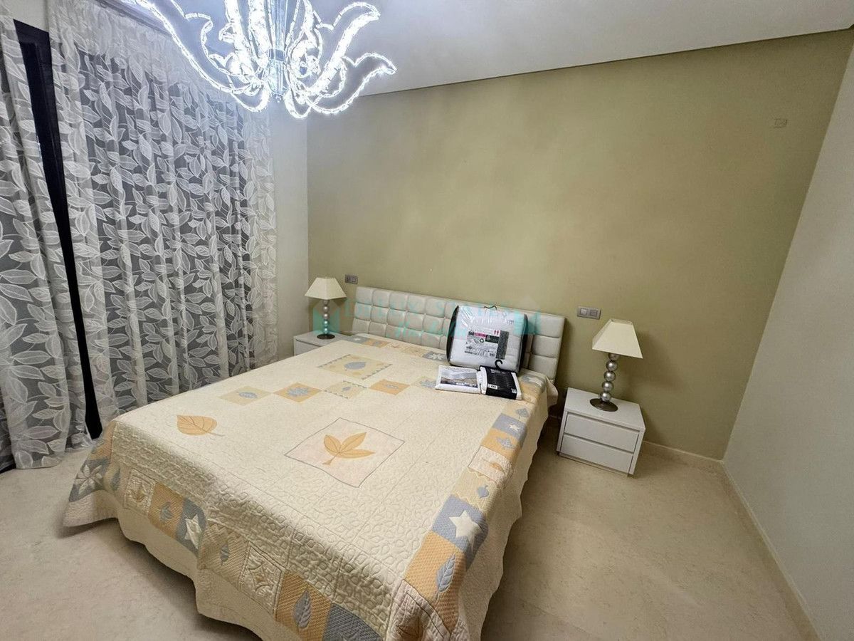 Penthouse for rent in El Paraiso, Estepona