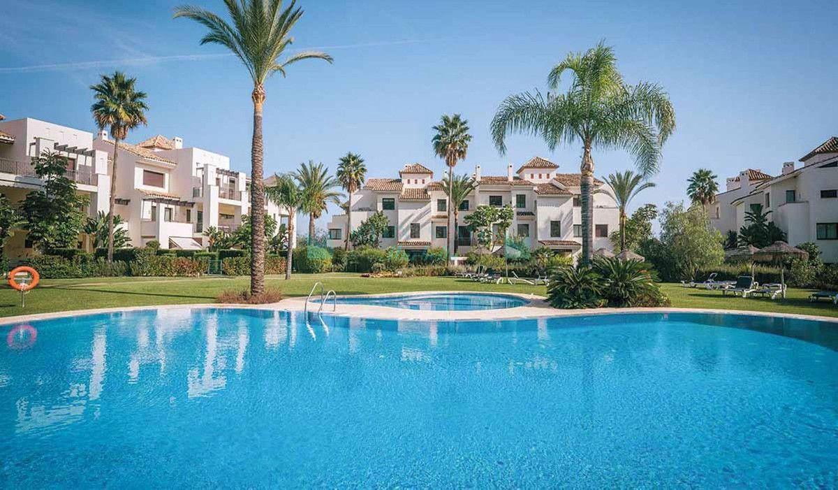 Penthouse for rent in El Paraiso, Estepona