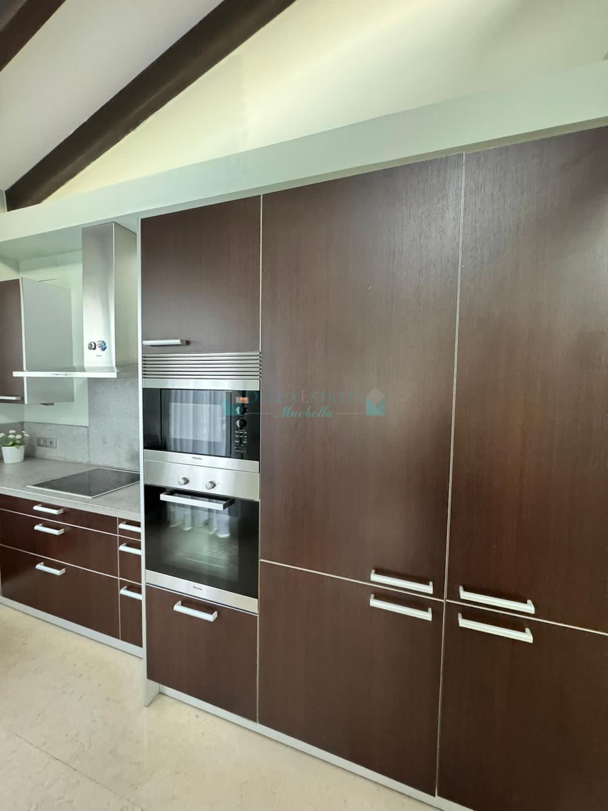 Penthouse for rent in El Paraiso, Estepona