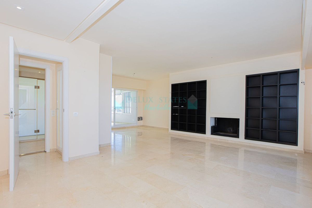 Ático en venta en Rio Real, Marbella Este