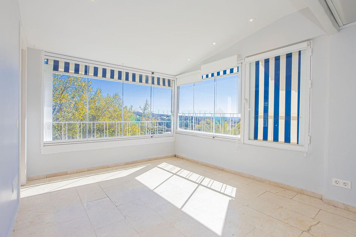 Ático en venta en Rio Real, Marbella Este