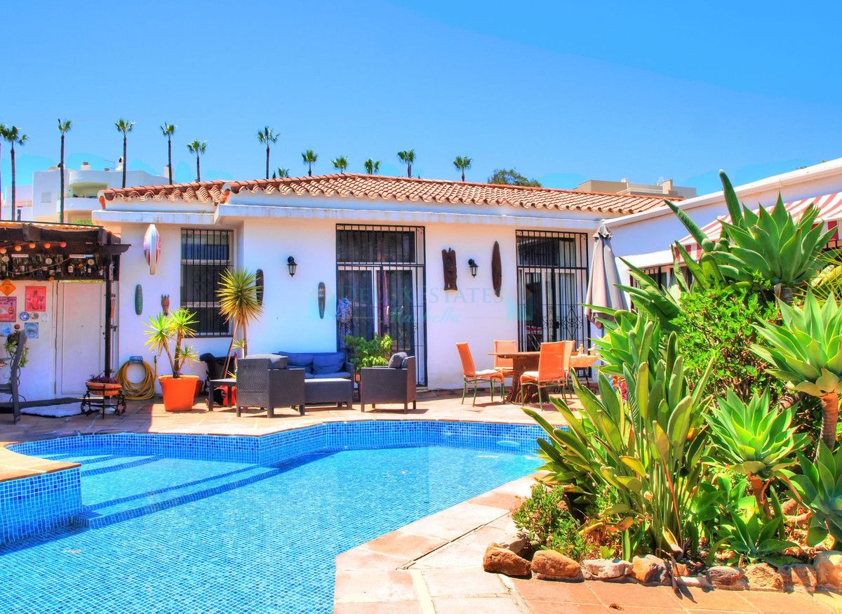 Villa en venta en Estepona