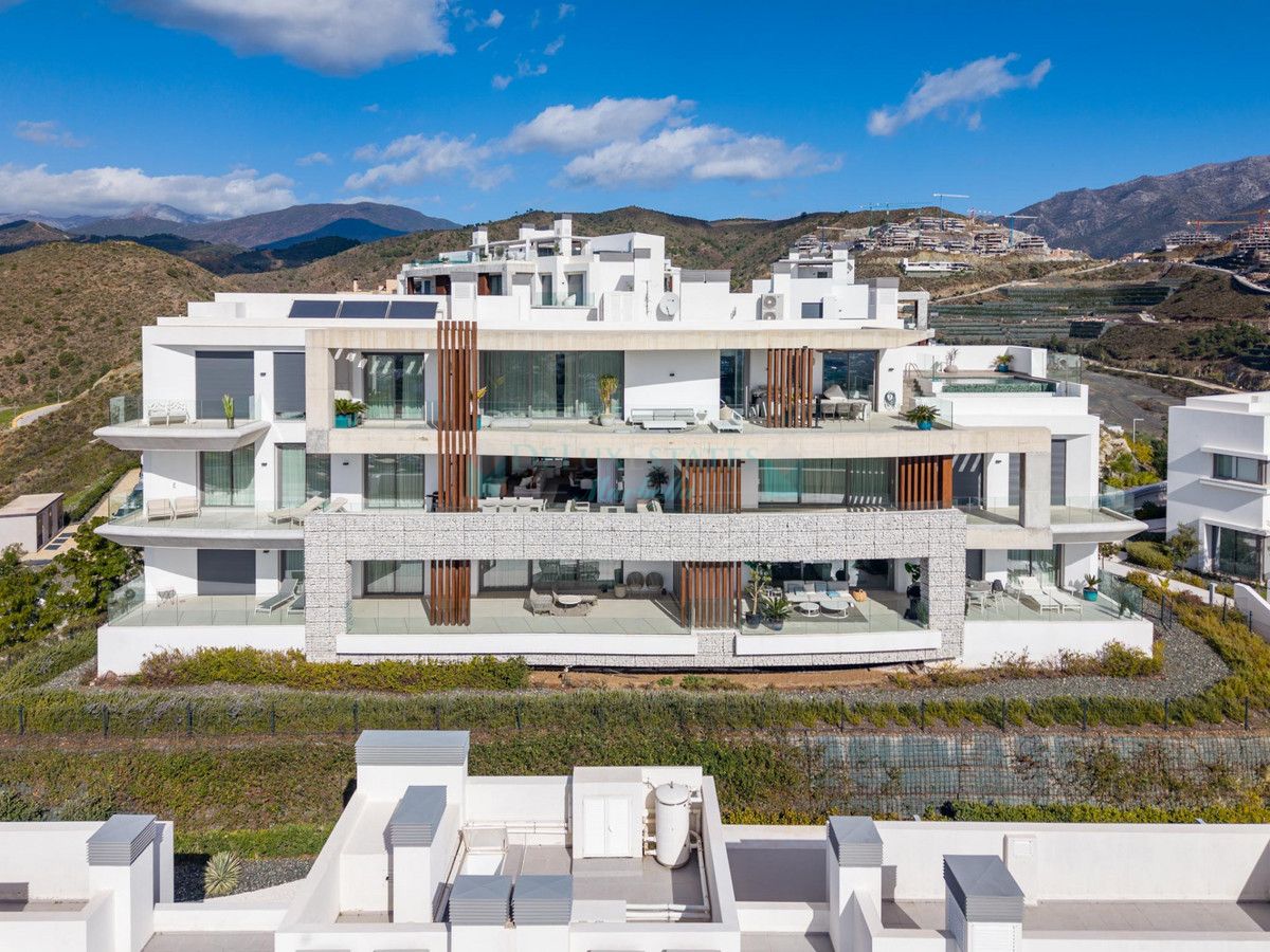 Apartamento en venta en Benahavis