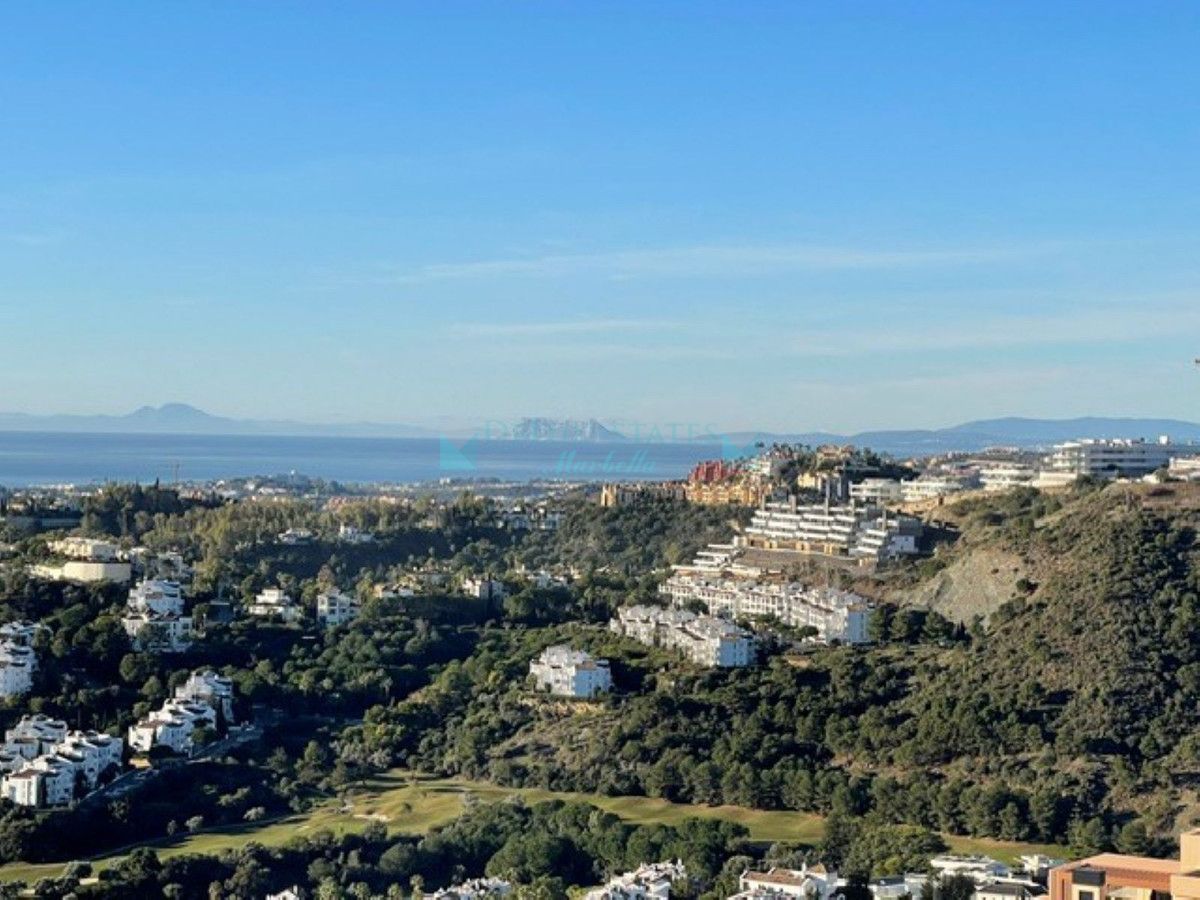 Apartamento en venta en Benahavis