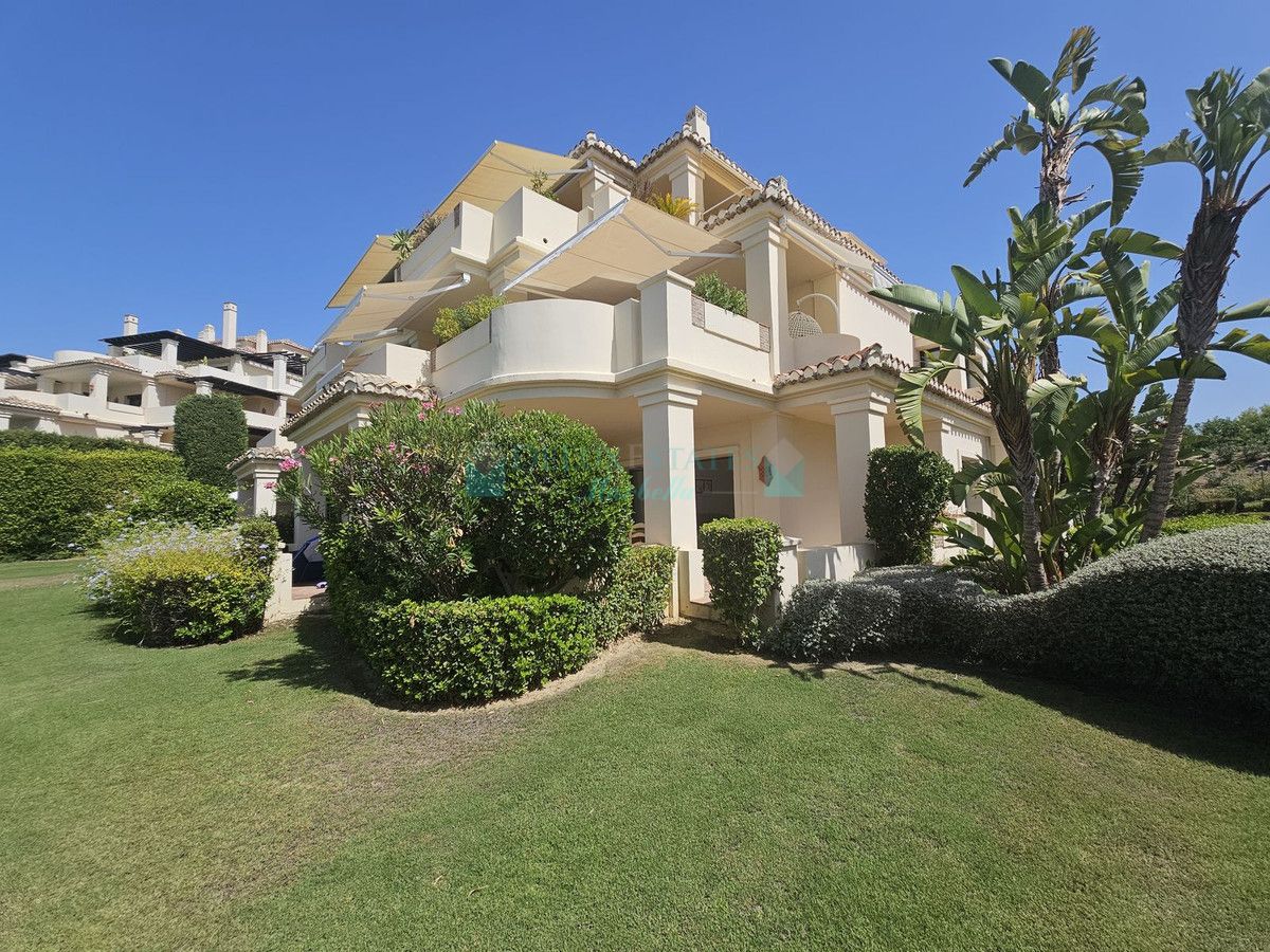 Ground Floor Apartment for sale in Benahavis