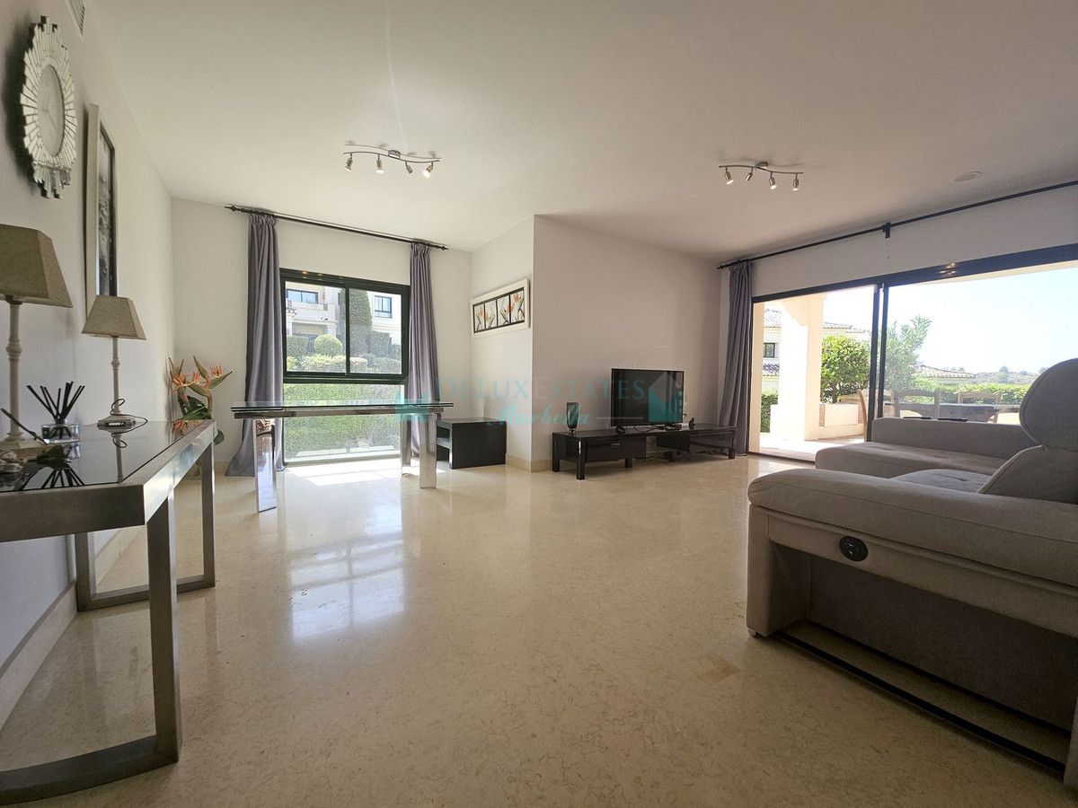 Ground Floor Apartment for sale in Benahavis