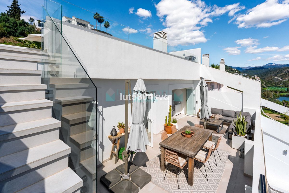 Penthouse for sale in La Quinta, Benahavis