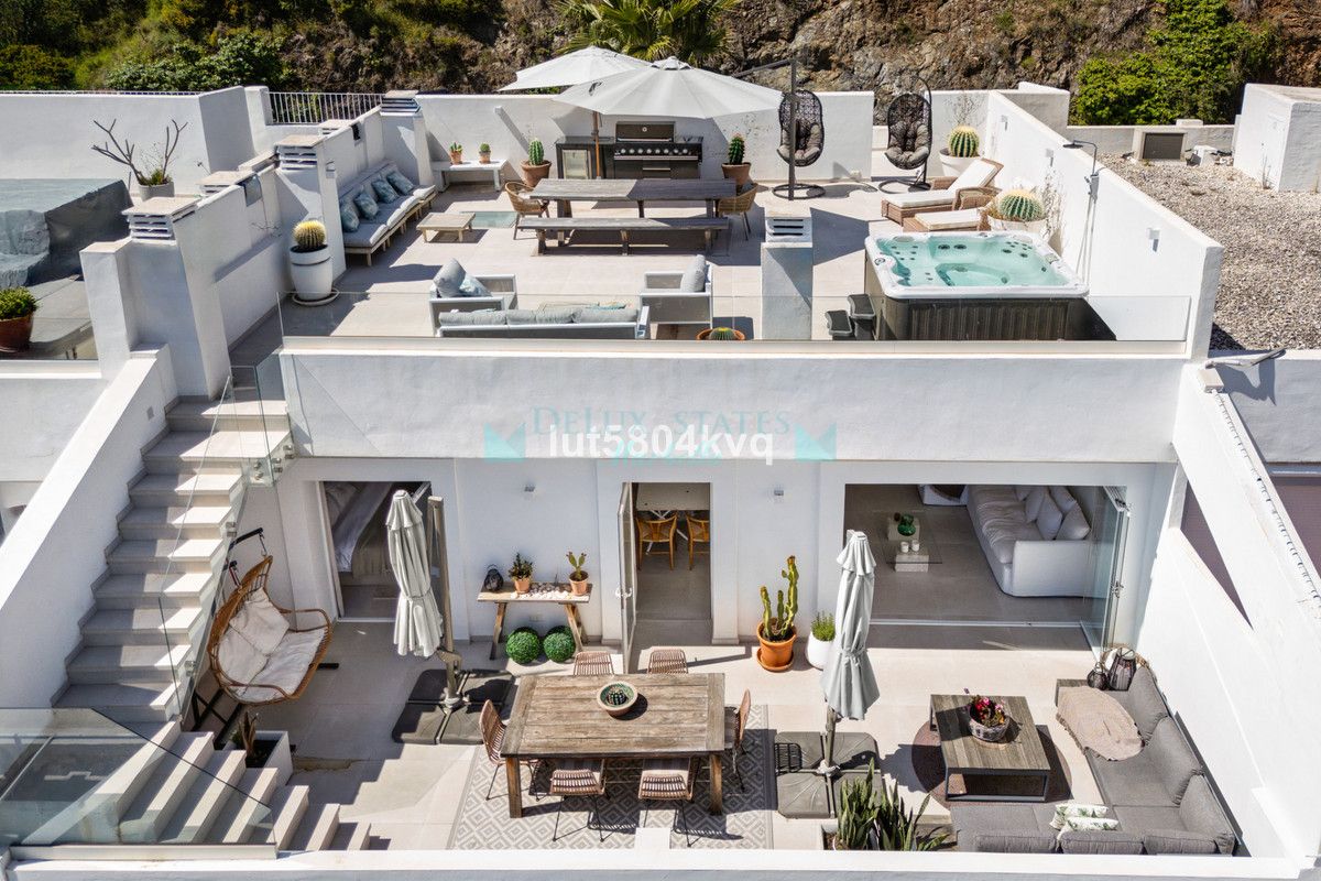 Penthouse for sale in La Quinta, Benahavis