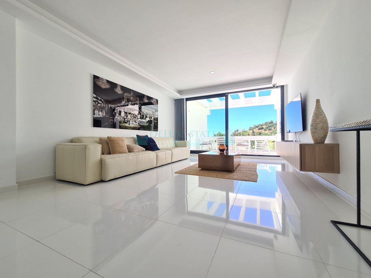 Penthouse for rent in Benahavis