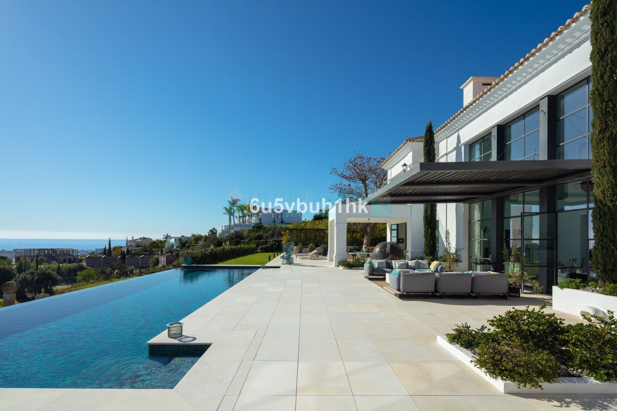 Villa for sale in Los Flamingos, Benahavis