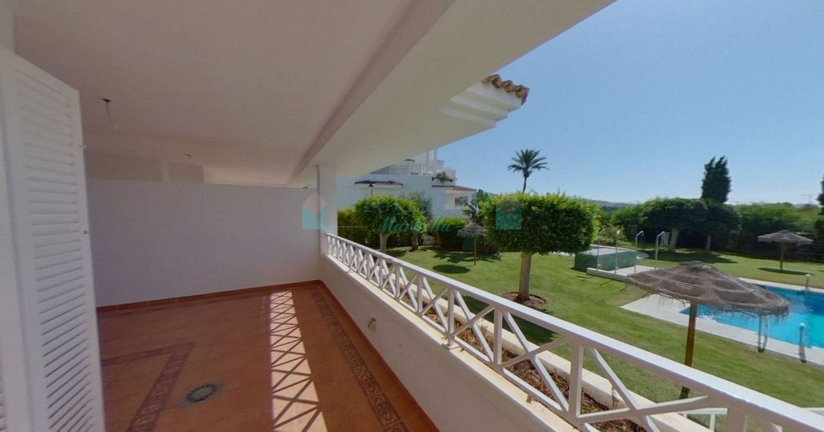 Ground Floor Apartment for sale in Rio Real, Marbella East