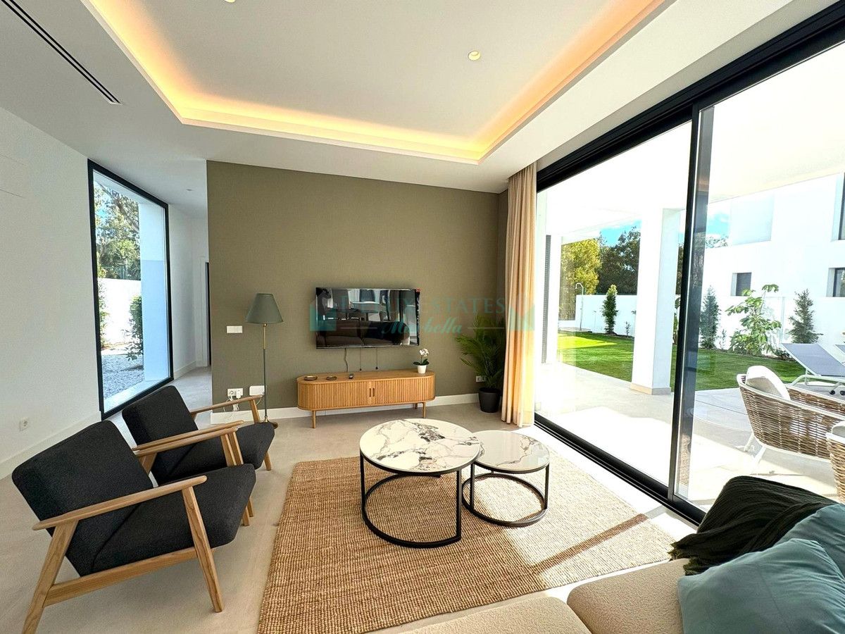 Villa en venta en Estepona