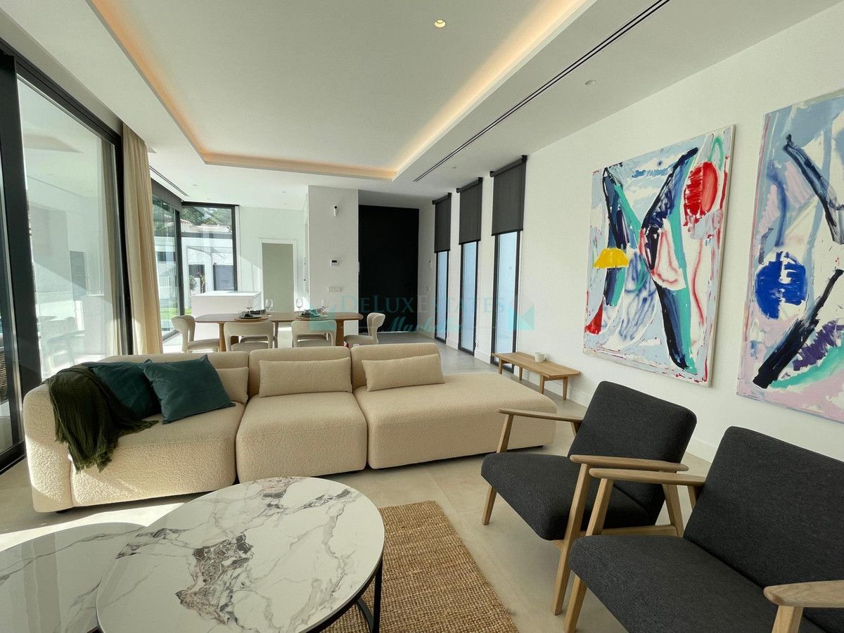 Villa en venta en Estepona