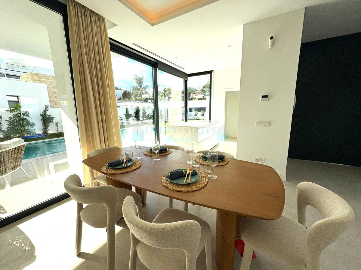 Villa en venta en Estepona