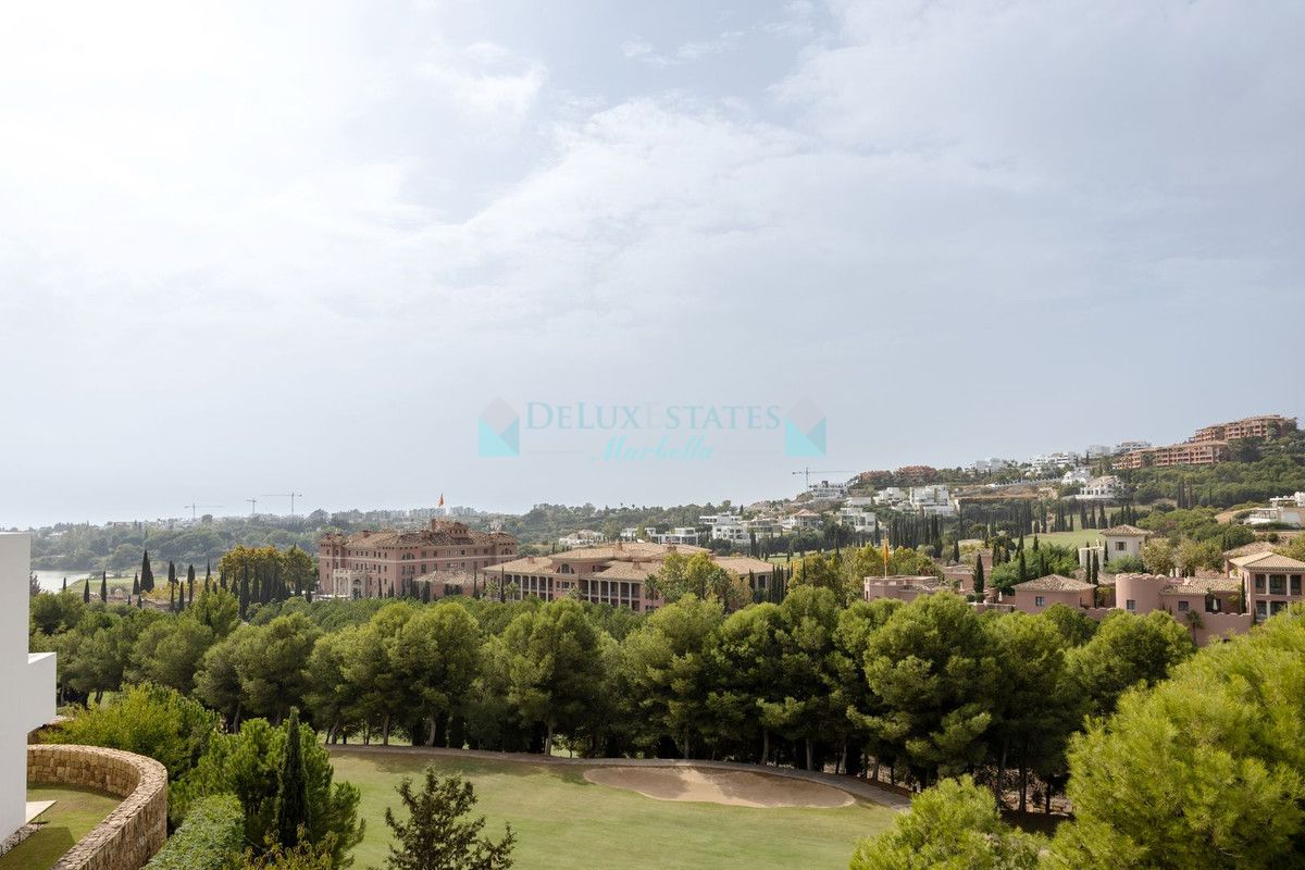 Apartment for sale in Benahavis