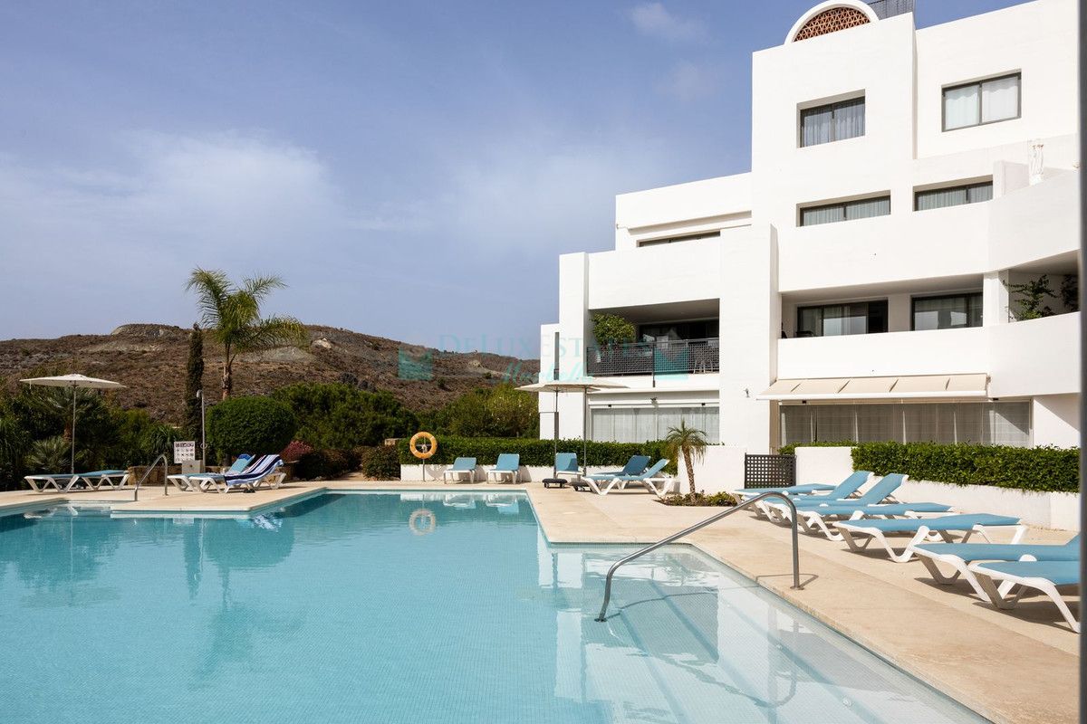 Apartment for sale in Benahavis