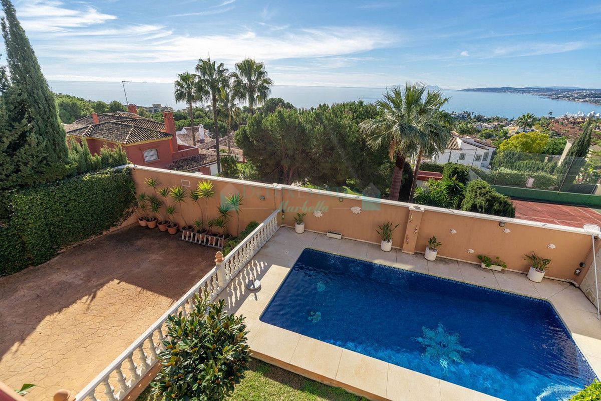 Villa en venta en Estepona