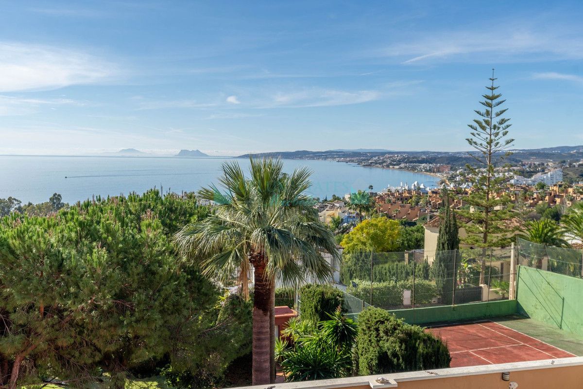 Villa en venta en Estepona