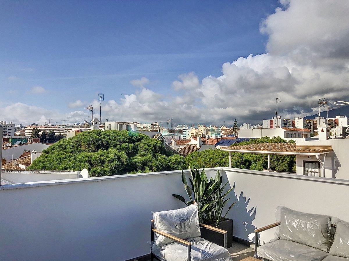 Town House for sale in Estepona