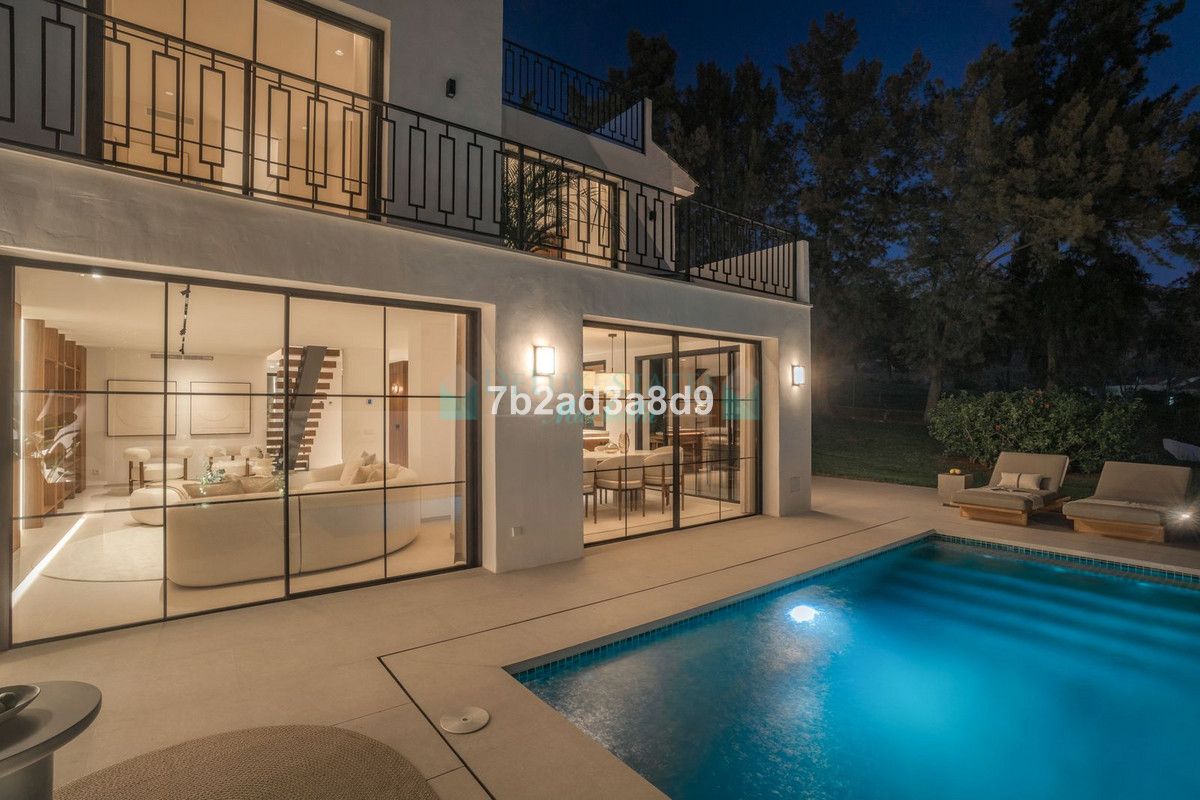 Semi Detached Villa for sale in Nueva Andalucia