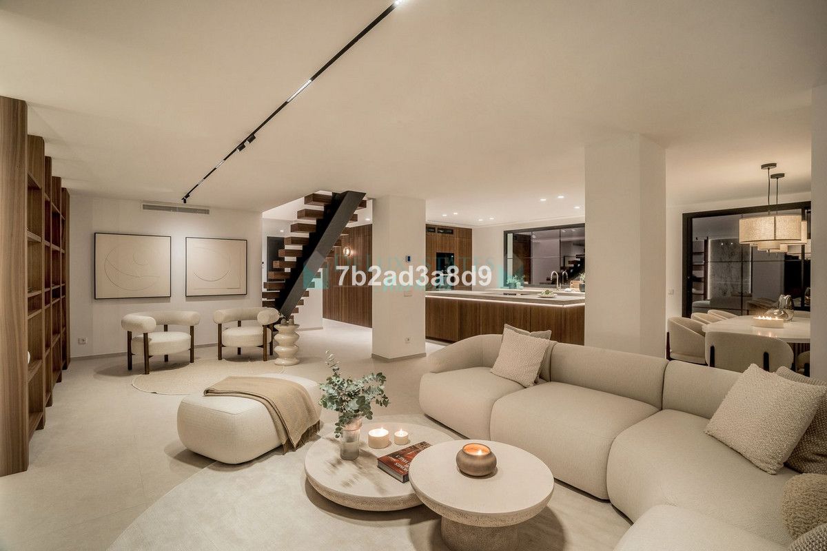 Semi Detached Villa for sale in Nueva Andalucia