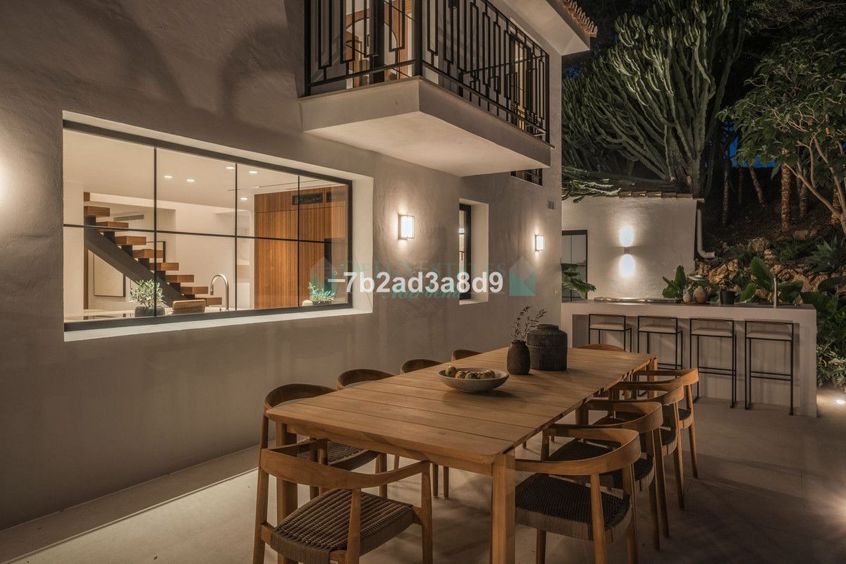 Semi Detached Villa for sale in Nueva Andalucia